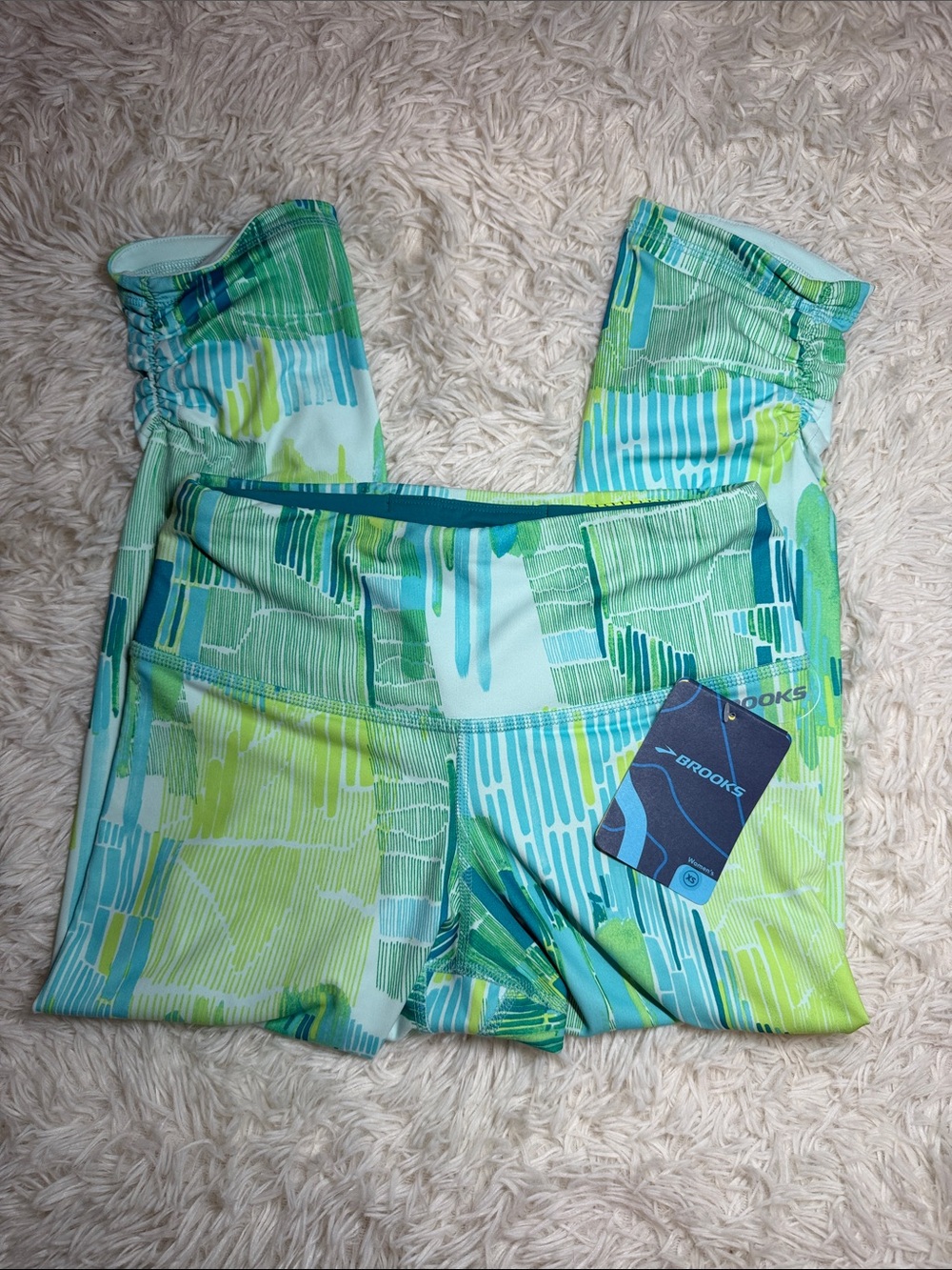 Brooks Women’s Size XS Green & Aqua Abstract Print Capri Leggings - Picture 3 of 7
